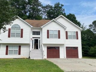 Foreclosed Home - 1218 POND PL, 30238