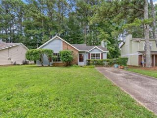 Foreclosed Home - 1077 BRANDON HILL WAY, 30238