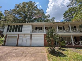 Foreclosed Home - 8684 W BOURNE DR, 30238