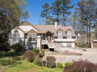 Foreclosed Home - 200 VALLEY BROOK DR, 30265