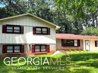 Foreclosed Home - 131 HERON DR, 30274
