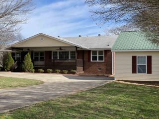Foreclosed Home - 523 CRAWFORD RD, 30276