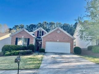 Foreclosed Home - 543 GOLDFINCH WAY, 30281