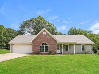 Foreclosed Home - 176 LAKEPOINTE CT, 30281
