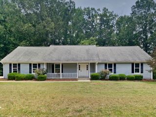 Foreclosed Home - 155 DOGWOOD TRAIL DR, 30281