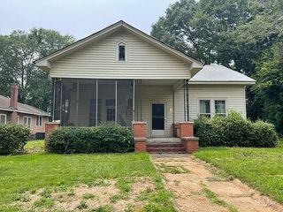 Foreclosed Home - 315 N BETHEL ST, 30286