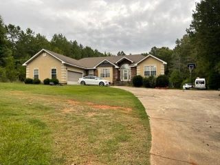 Foreclosed Home - 4245 HIGHWAY 19 S, 30286
