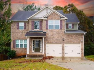 Foreclosed Home - 4034 VILLAGE CROSSING CIR, 30294