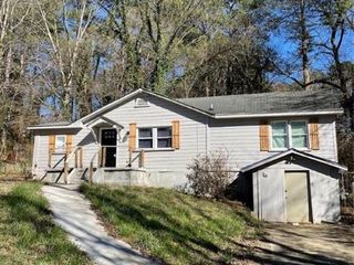 Foreclosed Home - 33 STRATFORD DR NW, 30311