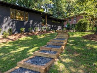 Foreclosed Home - 2882 ROCKCLIFF RD SE, 30316