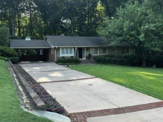 Foreclosed Home - 2917 ROCKINGHAM DR NW, 30327