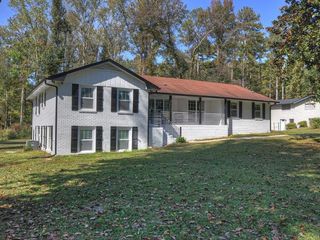 Foreclosed Home - 1385 REYNOLDS RD SW, 30331