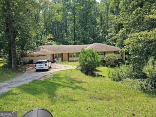 Foreclosed Home - 2618 LAKESHORE DR, 30337