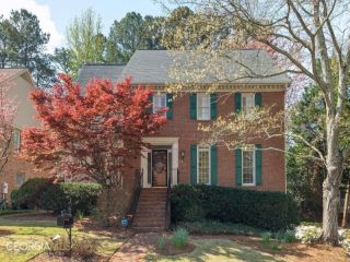 Foreclosed Home - 2001 DUNWOODY CLUB WAY, 30338
