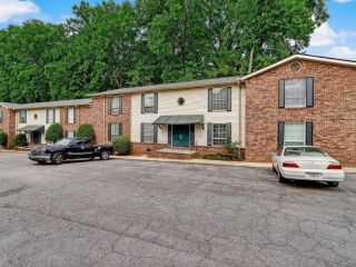 Foreclosed Home - 5647 KINGSPORT DR, 30342