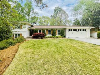 Foreclosed Home - 600 VALLEY GREEN DR NE, 30342