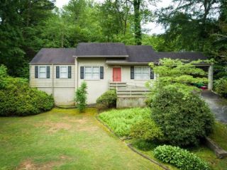 Foreclosed Home - 425 OLD CREEK RD, 30342
