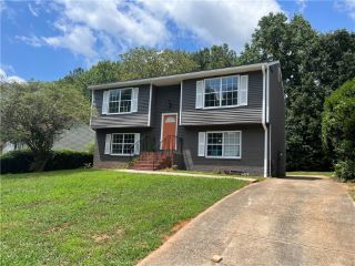 Foreclosed Home - 5557 PINE GATE DR, 30349