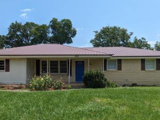 Foreclosed Home - 918 CLYDE BLVD, 30474