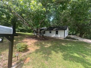 Foreclosed Home - 3250 LEE DR, 30518