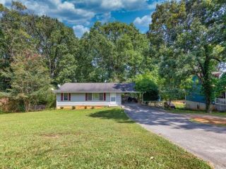 Foreclosed Home - 731 N PRICE RD, 30518