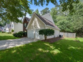 Foreclosed Home - 4830 MARKIM FOREST LN, 30518