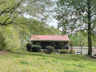 Foreclosed Home - 20563 HIGHWAY 441 S, 30529