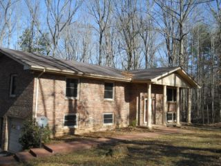Foreclosed Home - 555 PERIMETER RD, 30534