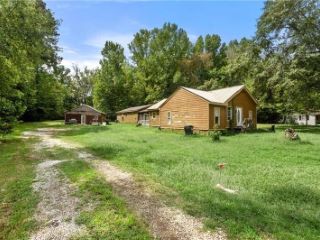 Foreclosed Home - 825 HOLDERS SIDING RD, 30549