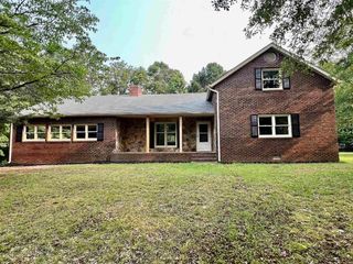 Foreclosed Home - 7335 BILL WILSON RD, 30554