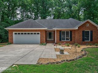 Foreclosed Home - 121 MEADOW CREEK DR, 30605