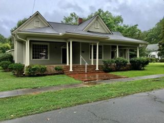 Foreclosed Home - 2189 College St, 30629