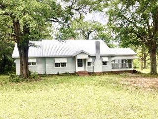 Foreclosed Home - 1740 E BROAD ST, 30642