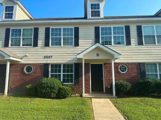 Foreclosed Home - 1017 WHEEL HOUSE LN APT B, 30655