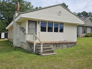 Foreclosed Home - 1308 SHORE LINE DR, 30668