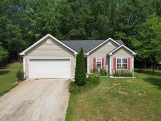 Foreclosed Home - 884 WHISPERING WAY, 30680