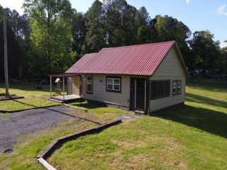 Foreclosed Home - 700 E BROOMTOWN RD, 30728