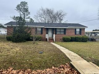 Foreclosed Home - 202 W 28TH AVE, 31015
