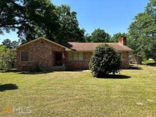 Foreclosed Home - 700 COUNTRY CLUB RD, 31021