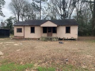 Foreclosed Home - 109 PECAN DR, 31063
