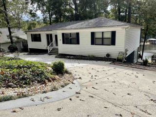 Foreclosed Home - 35 W NUTHATCH DR, 31064