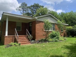 Foreclosed Home - 314 S PLEASANT HILL RD, 31088