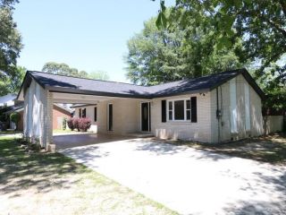 Foreclosed Home - 215 Tanglewood Dr, 31093