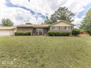 Foreclosed Home - 203 HERITAGE DR, 31093