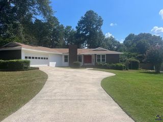 Foreclosed Home - 205 GILCHRIST DR, 31093