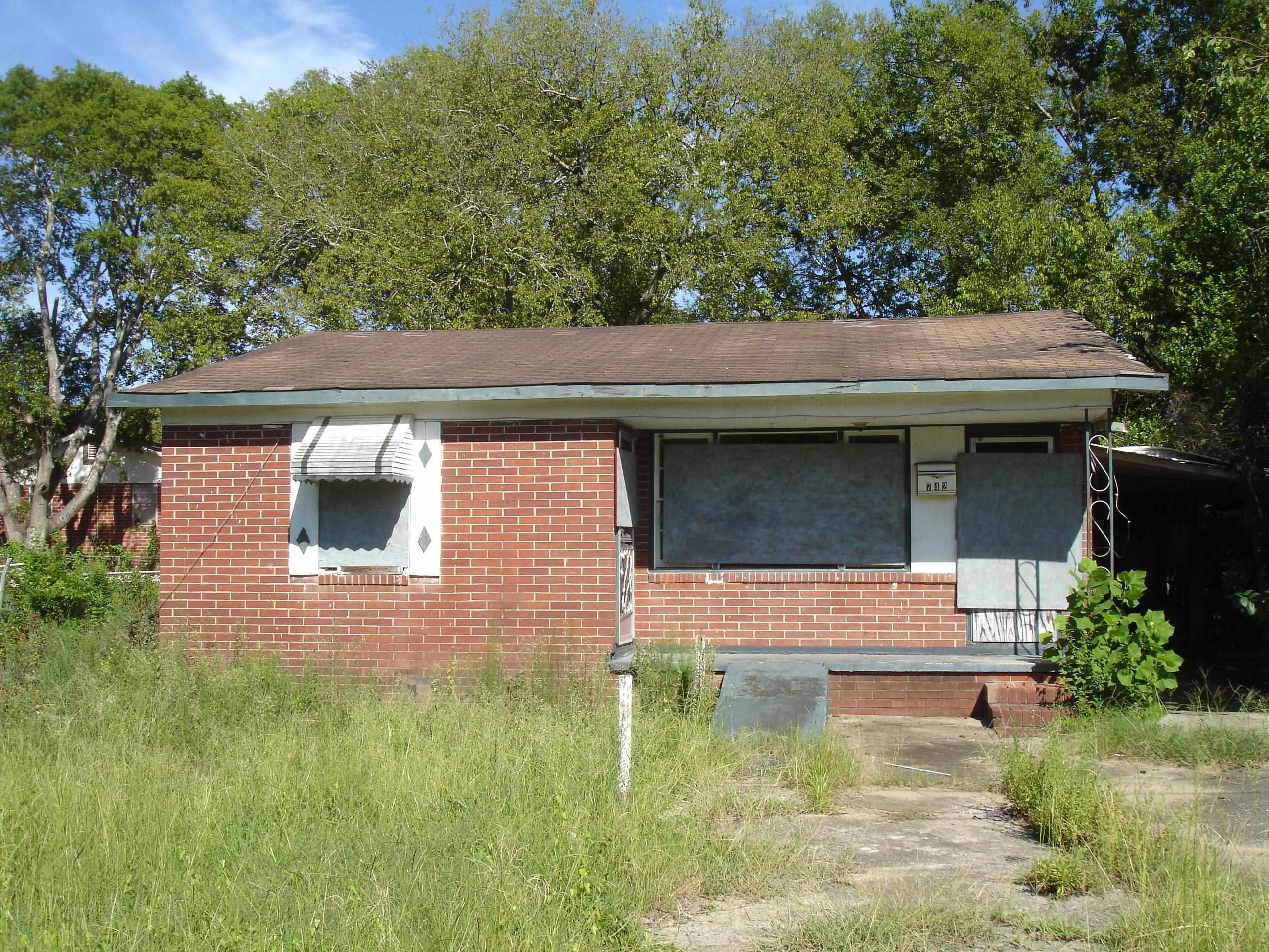 Foreclosed Home - 742 GRAYSON AVE, 31204