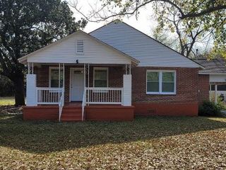 Foreclosed Home - 1034 CHATHAM ST, 31206