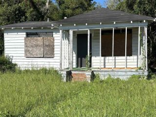 Foreclosed Home - 1360 FORT HILL ST, 31217