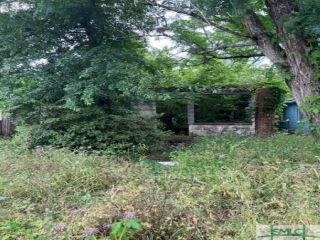 Foreclosed Home - 821 W 47TH ST, 31405