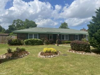 Foreclosed Home - 1506 CHEVY CHASE RD, 31415